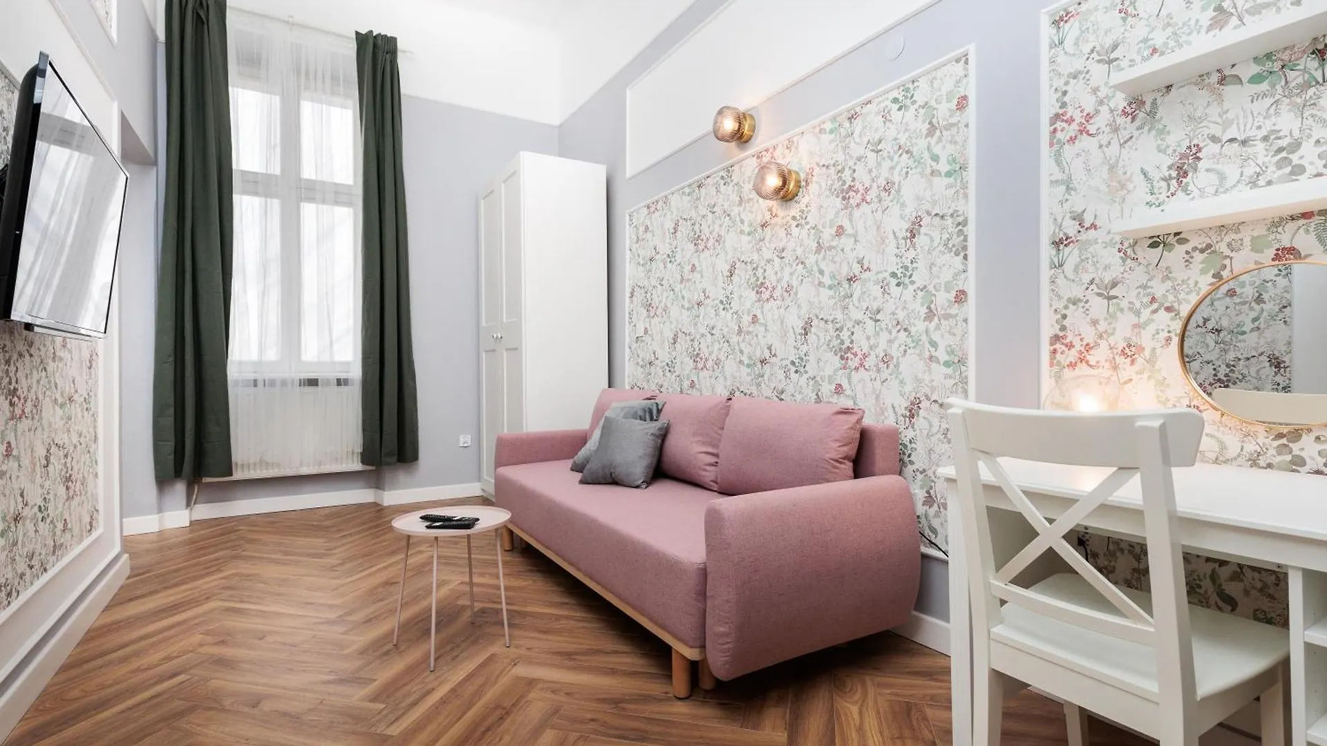 Spacious & Modern 6 Bedroom Apartment - Around The Main Market Square - By Upstairs Krakow