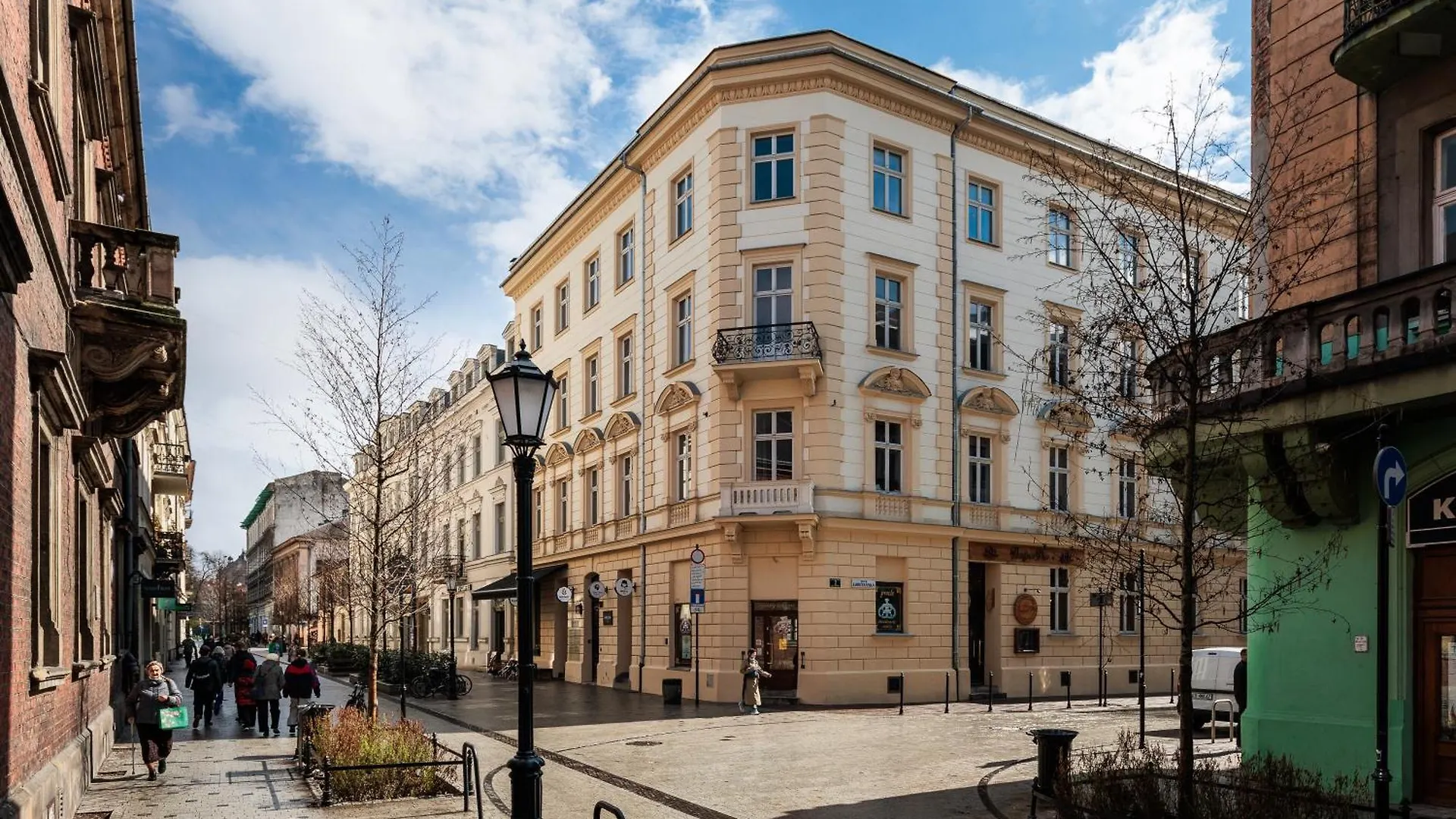 Spacious & Modern 6 Bedroom Apartment - Around The Main Market Square - By Upstairs Krakow Poland