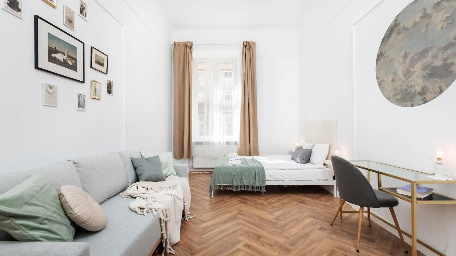 Spacious & Modern 6 Bedroom Apartment - Around The Main Market Square - By Upstairs Krakow 0*,  Poland