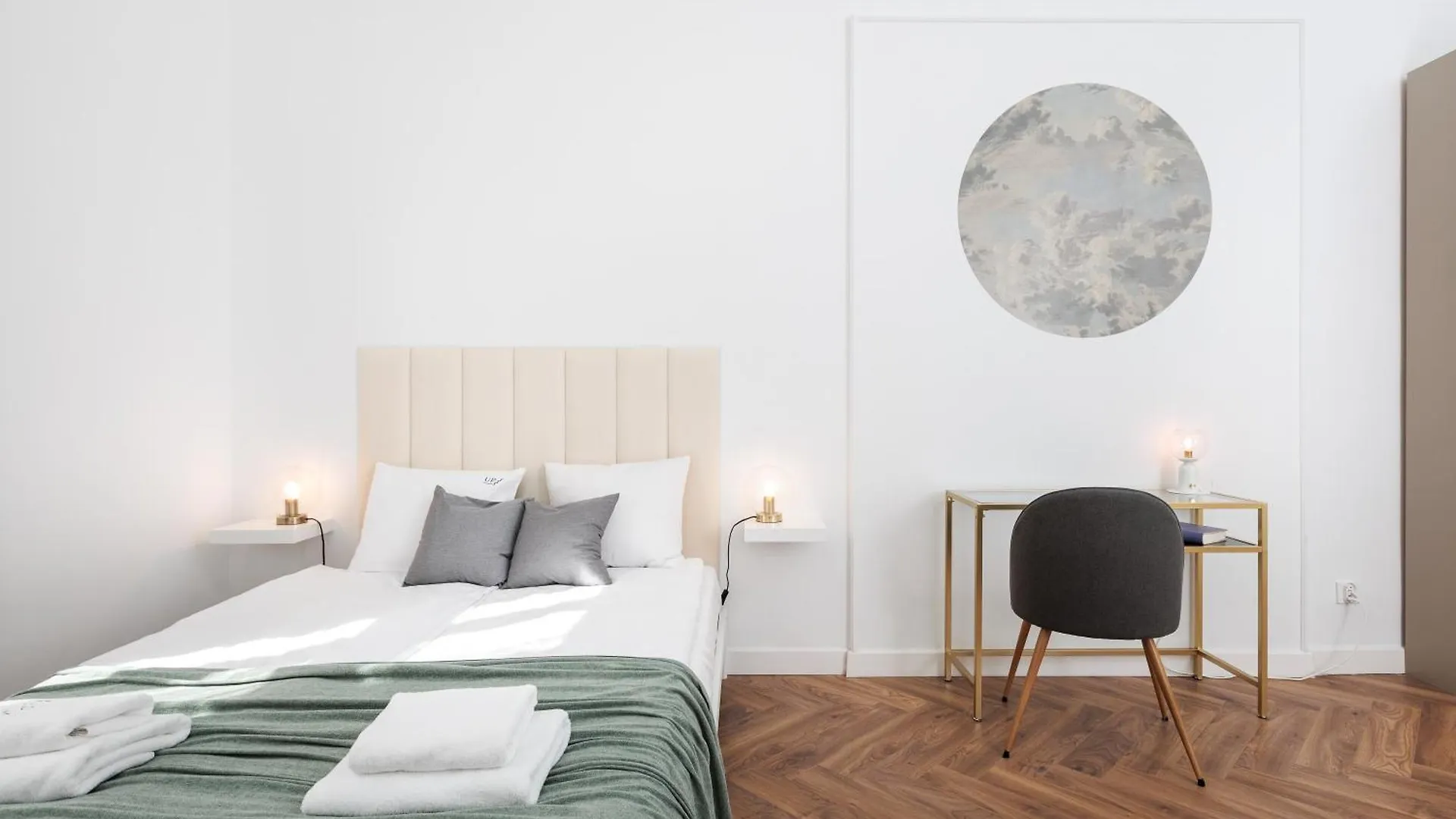 Spacious & Modern 6 Bedroom Apartment - Around The Main Market Square - By Upstairs Krakow Poland