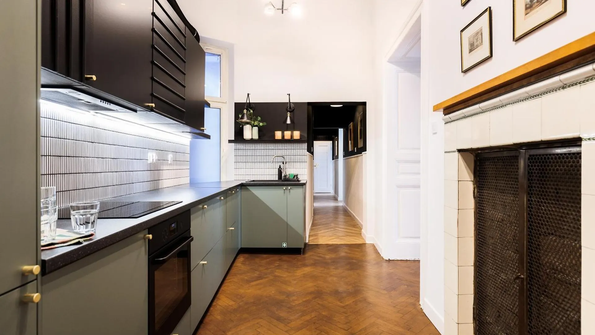 Spacious & Modern 6 Bedroom Apartment - Around The Main Market Square - By Upstairs Krakow