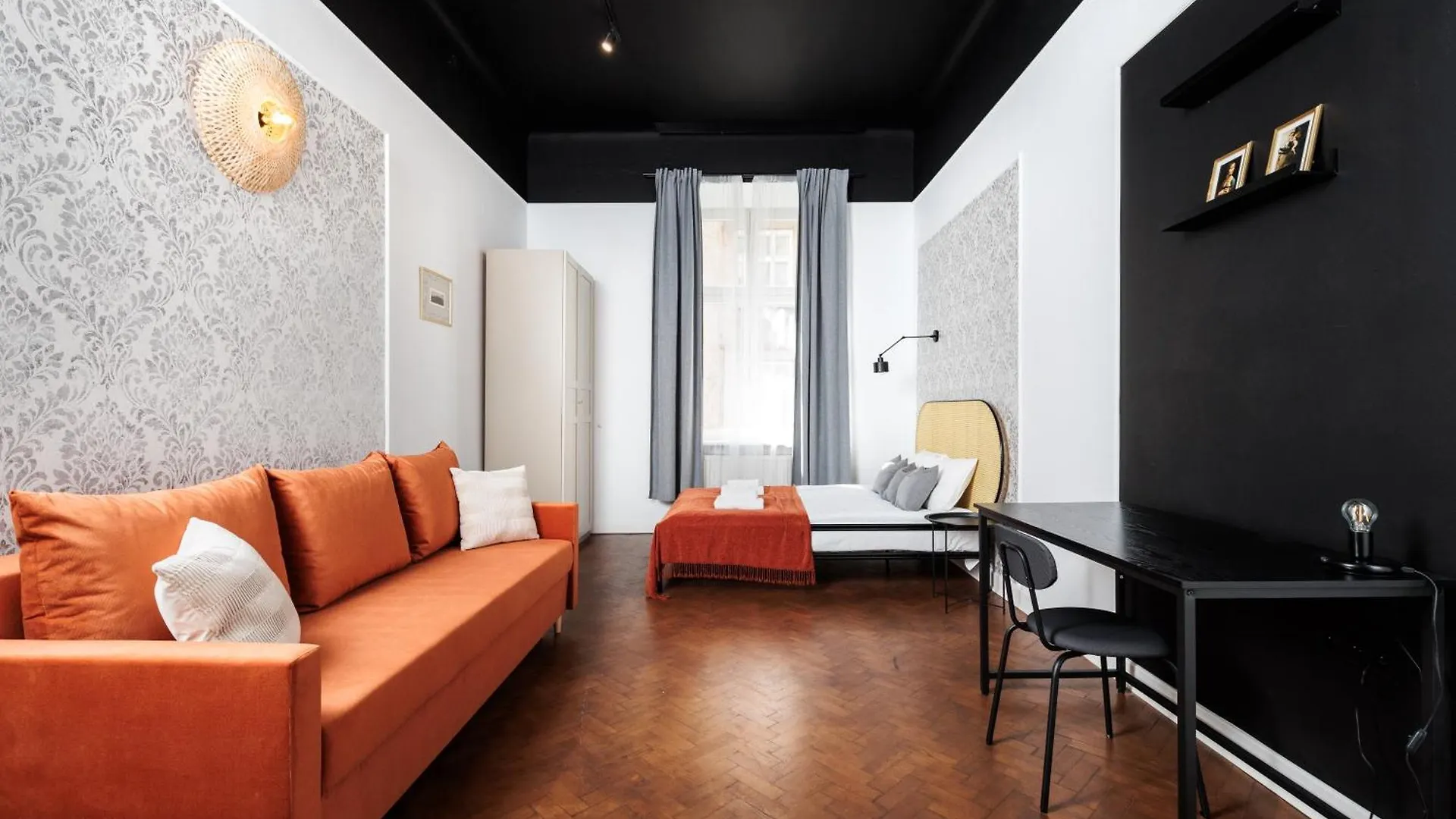 Spacious & Modern 6 Bedroom Apartment - Around The Main Market Square - By Upstairs Krakow
