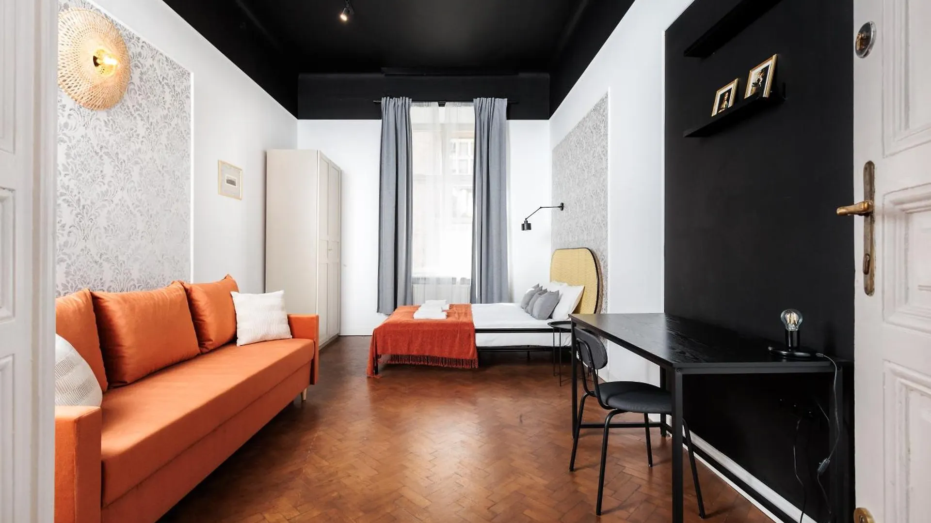 Spacious & Modern 6 Bedroom Apartment - Around The Main Market Square - By Upstairs Krakow Poland