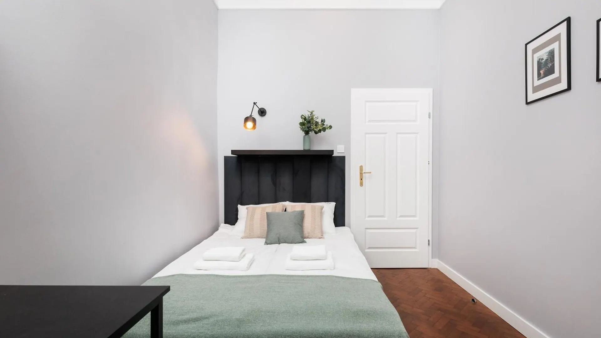 Spacious & Modern 6 Bedroom Apartment - Around The Main Market Square - By Upstairs 크라쿠프 0*,  폴란드